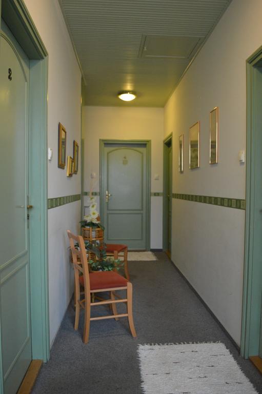 Bed and Breakfast Muskatli Panzio Győr Exterior foto