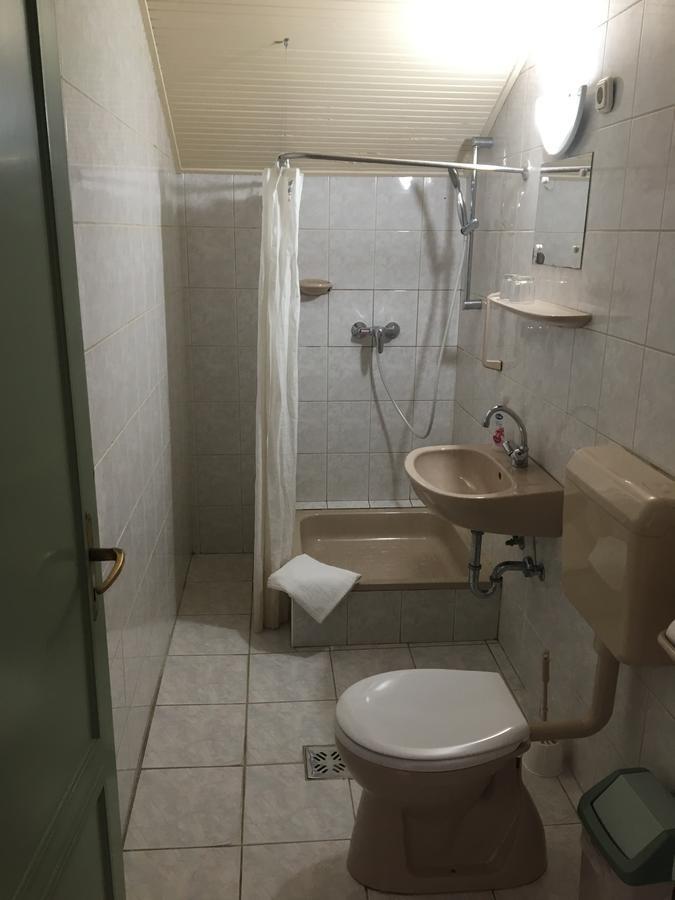 Bed and Breakfast Muskatli Panzio Győr Exterior foto